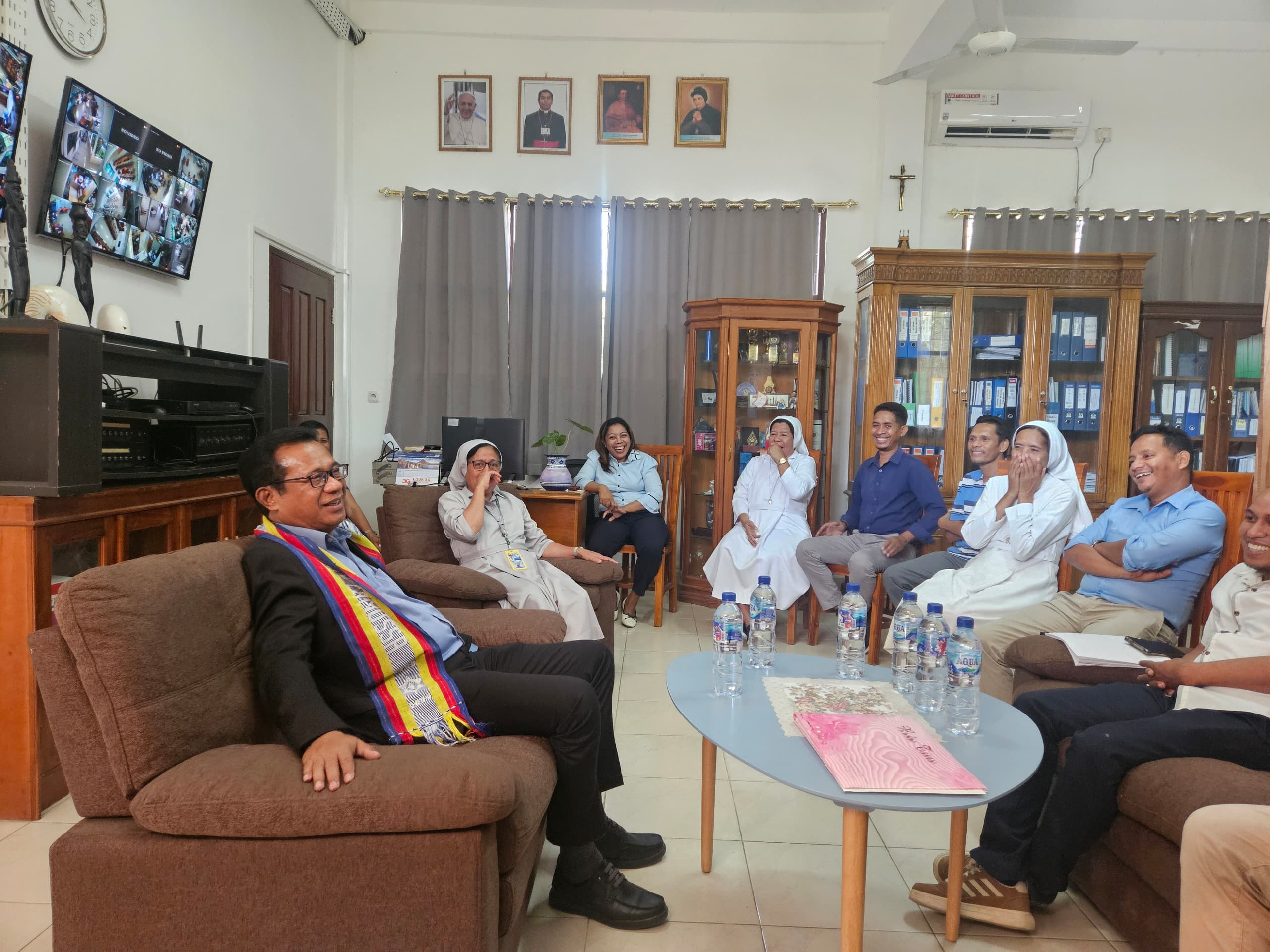 Visit of His Excellency, the Minister of Higher Education, Science and Culture, to the Canossa Profissional Institute